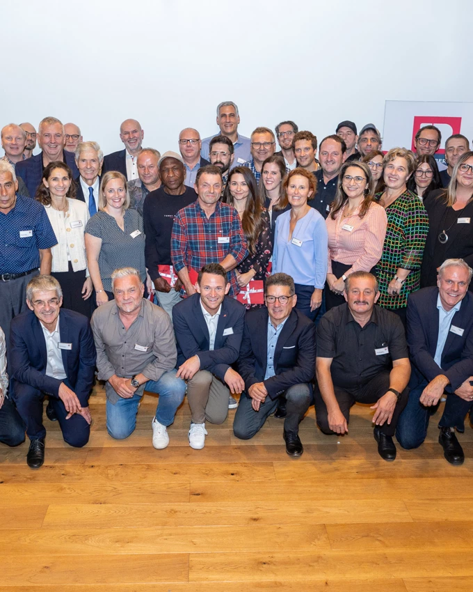 In gewohnter Tradition holte die Rhomberg Gruppe ihre langgedienten Mitarbeitenden im Hotel Schwärzler vor den Vorhang. Foto:  Mike Siblik In gewohnter Tradition holte die Rhomberg Gruppe ihre langgedienten Mitarbeitenden im Hotel Schwärzler vor den Vorhang. Foto:  Mike Siblik